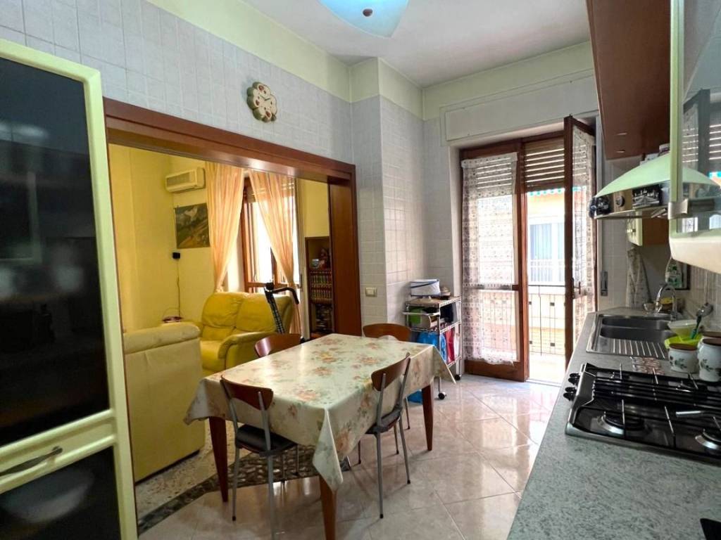 Appartamento a Salerno in Via Michelangelo Juliano - Foto 4
