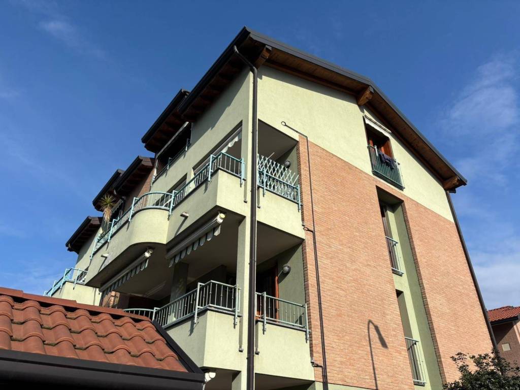 Appartamento a Seregno in Via Gozzano, 21 - Foto 2