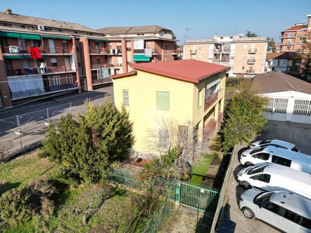 Casa indipendente a Alba in Via Padre Girotti, 8 - Foto 2