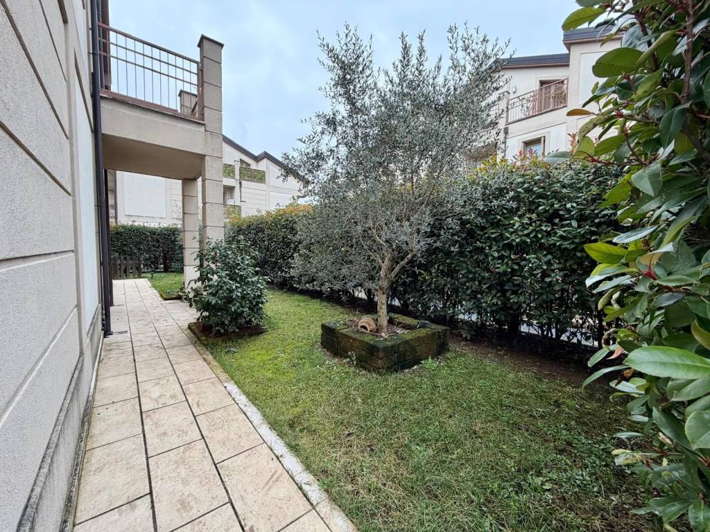 Appartamento a Parabiago in Via Dolomiti - Foto 2