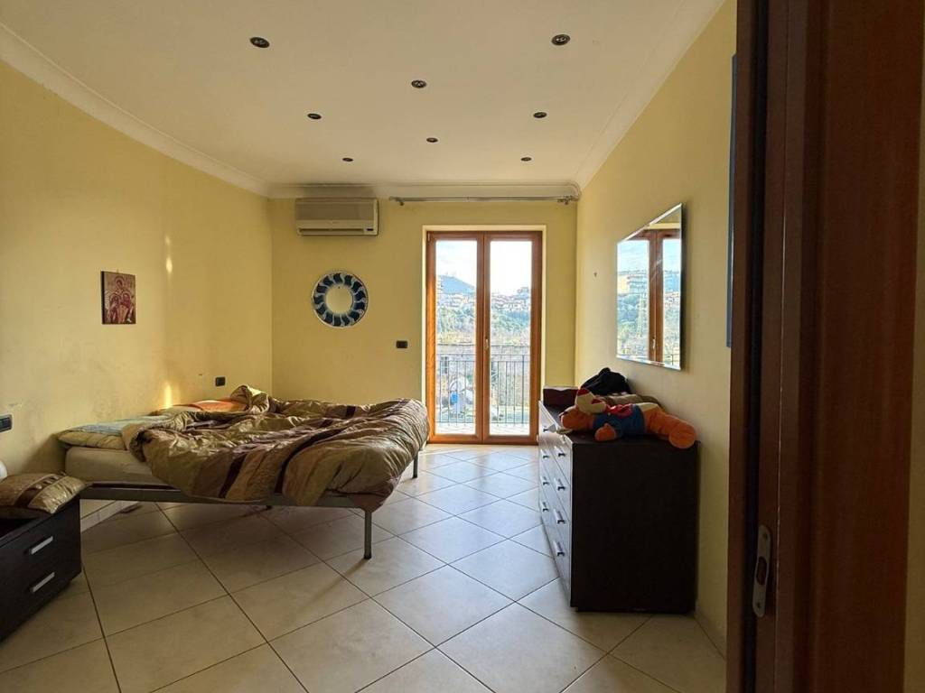 Appartamento a Napoli in Via Agnano-Astroni - Foto 5
