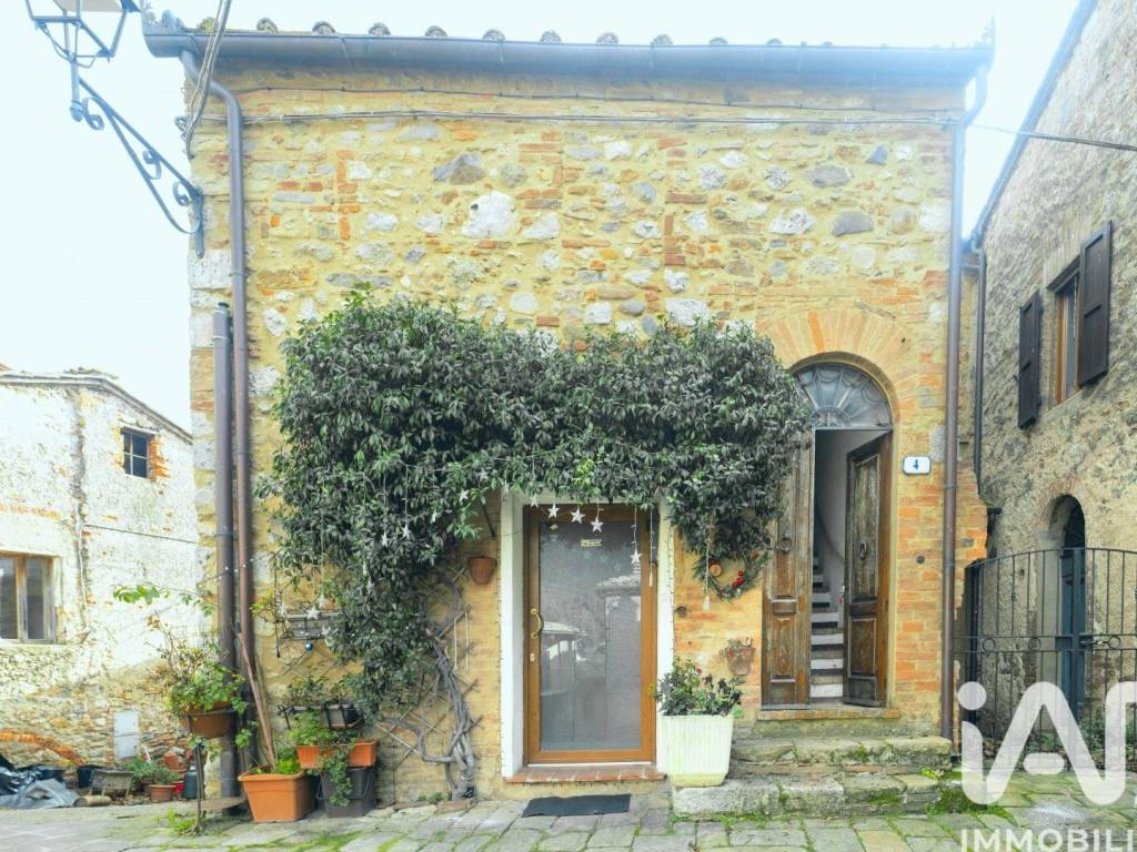 Appartamento a Monticiano in Piazza Poggiarello - Foto 2