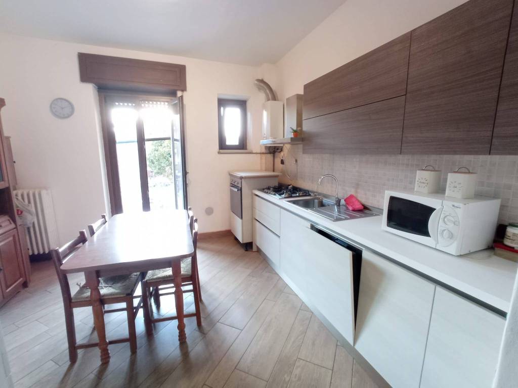 Appartamento a Novara in Via Sforzesca - Foto 2