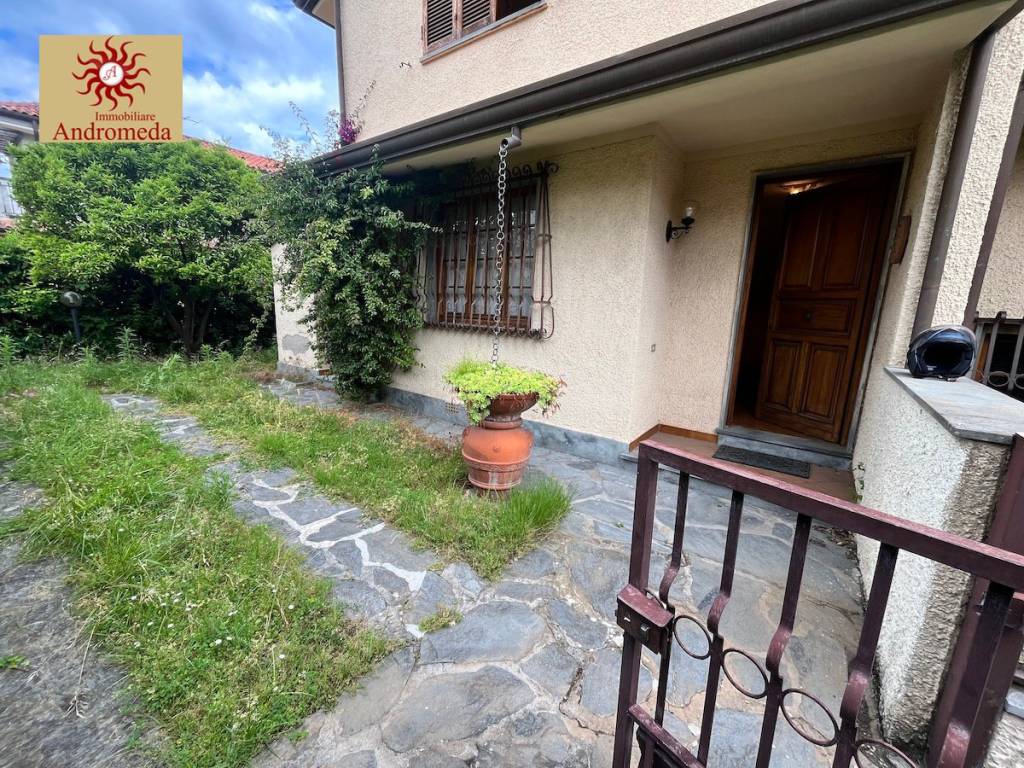Villa a Forte dei marmi in Via Duca d'Aosta - Foto 4