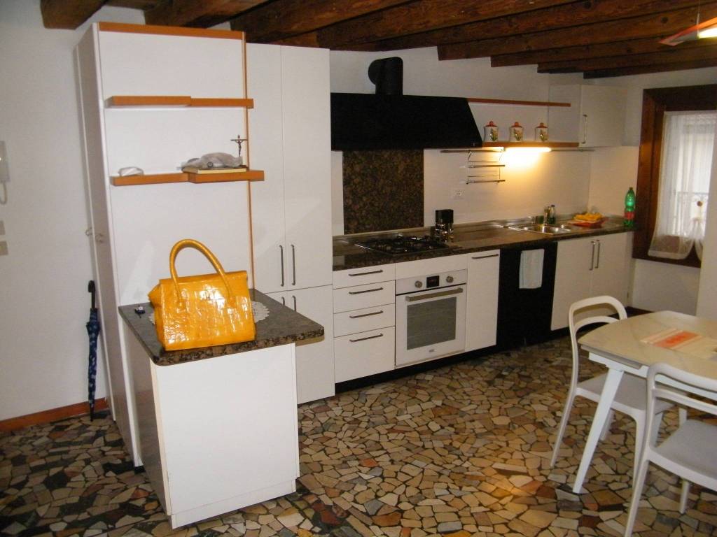 Appartamento a Vicenza in Contra' del Borghetto, 10 - Foto 2