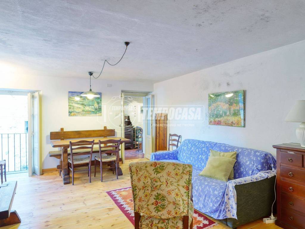 Appartamento a Valganna in Via Giuseppe Garibaldi - Foto 4