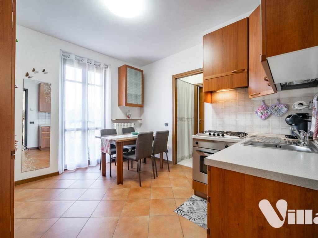 Appartamento a Molteno in Via Camillo Benso di Cavour, 15 - Foto 2