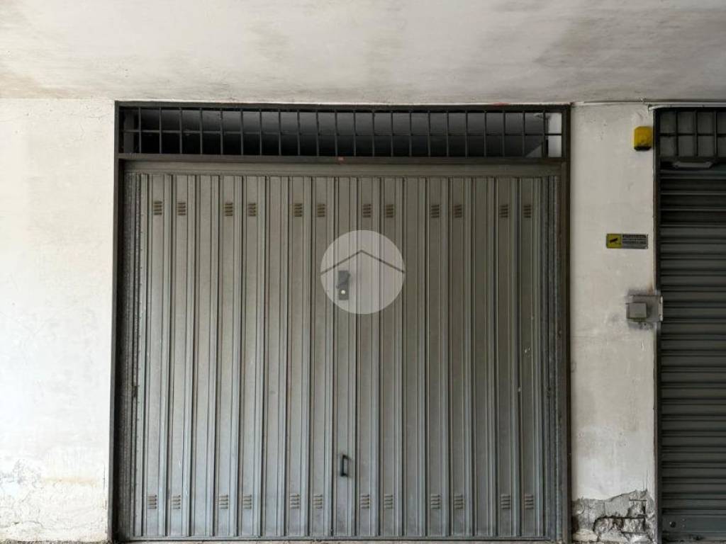 Box / garage a Afragola in Viale Giovanni Amendola, 66 - Foto 3