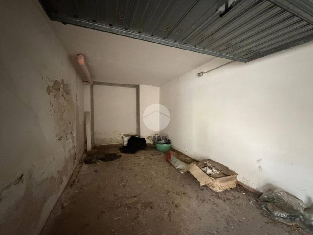 Box / garage a Afragola in Viale Giovanni Amendola, 66 - Foto 4