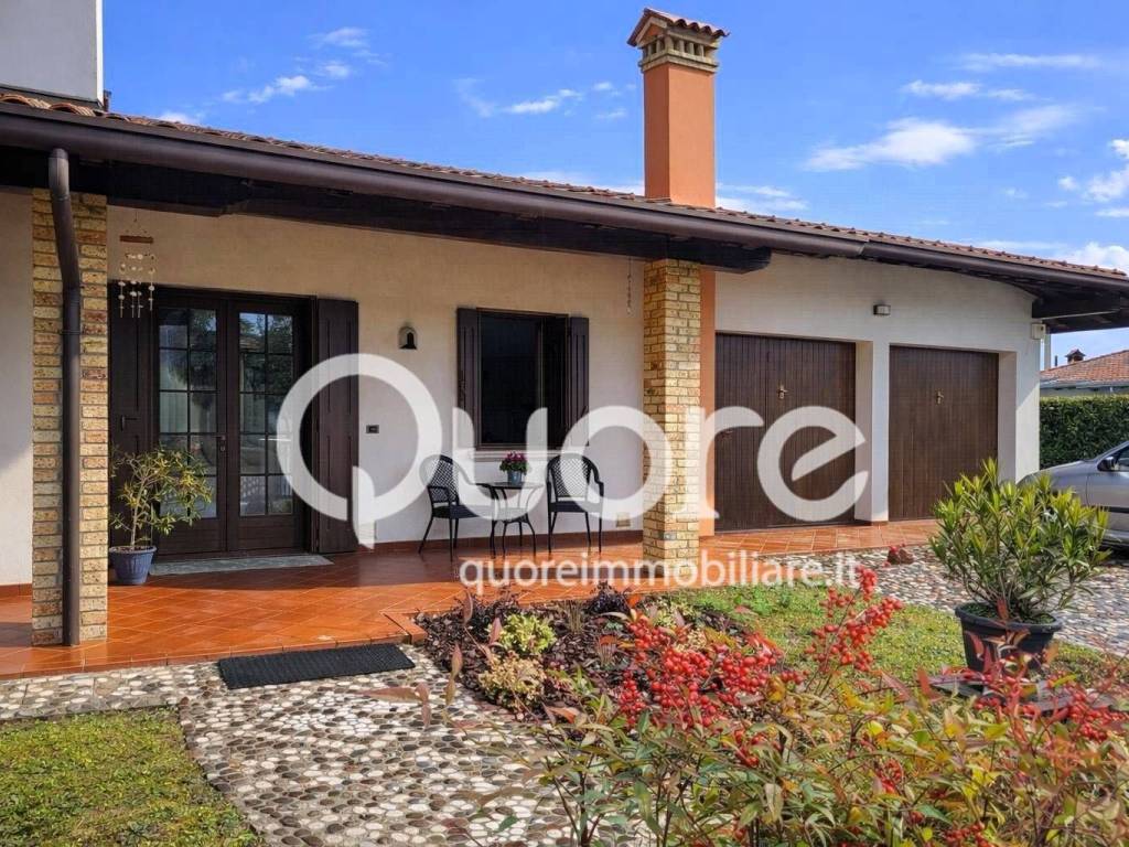 Villa a Azzano decimo in viale rimembranze, 46 - Foto 3