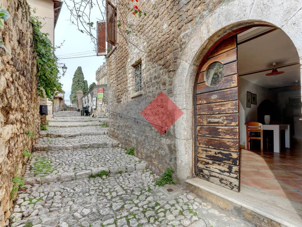 Casa indipendente a Sermoneta in Via Sotto Il Forte, 2 - Foto 2