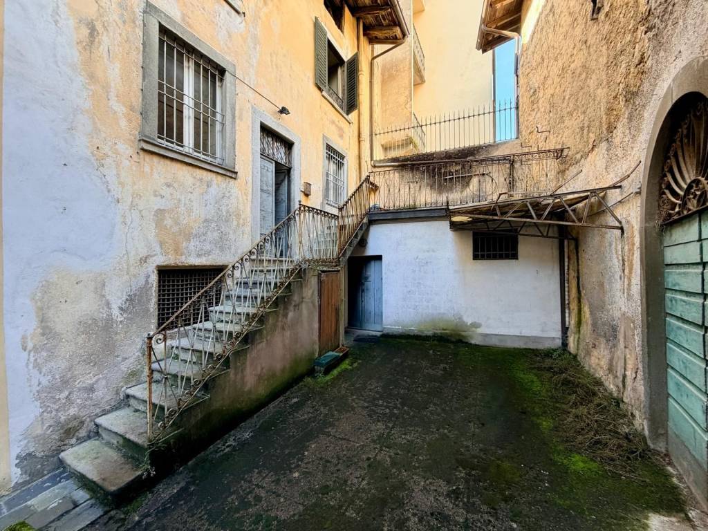 Casa indipendente a Clusone in Piazza Baradello - Foto 2