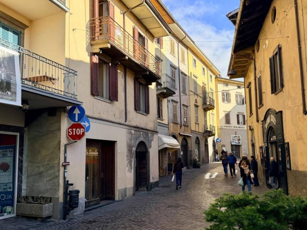 Casa indipendente a Clusone in Piazza Baradello - Foto 5