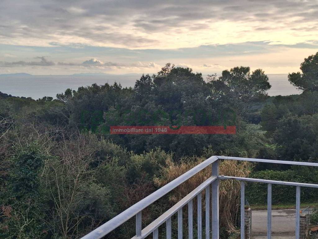 Villa a Livorno in Via di Quercianella, 411 - Foto 2