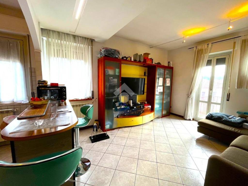Appartamento a Albizzate in Via cristoforo colombo, 46 - Foto 2