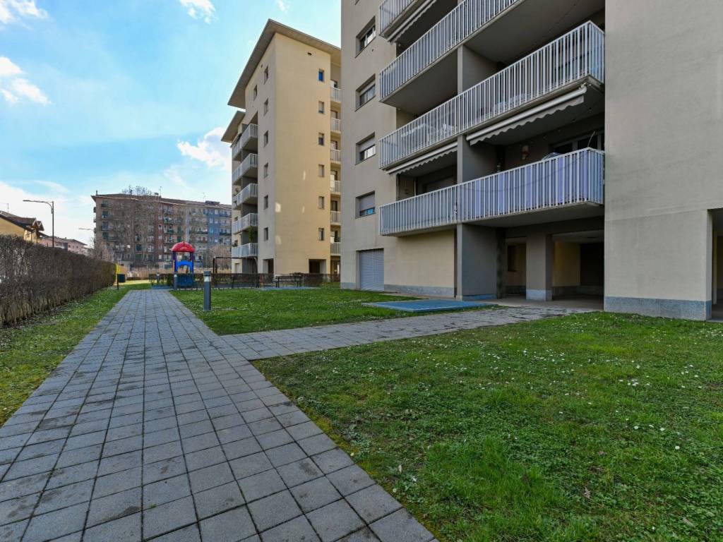 Appartamento a Cinisello balsamo in Via Raffaele Giovagnoli - Foto 3