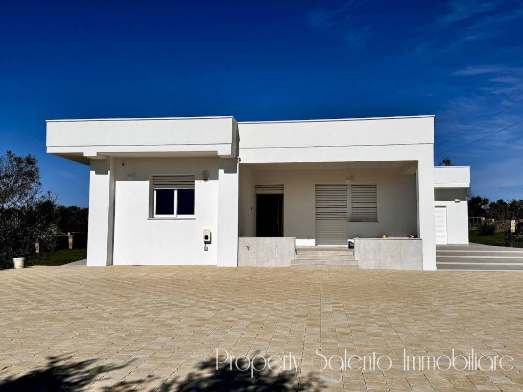 Villa a Racale in Strada Vicinale di Mare III - Foto 2