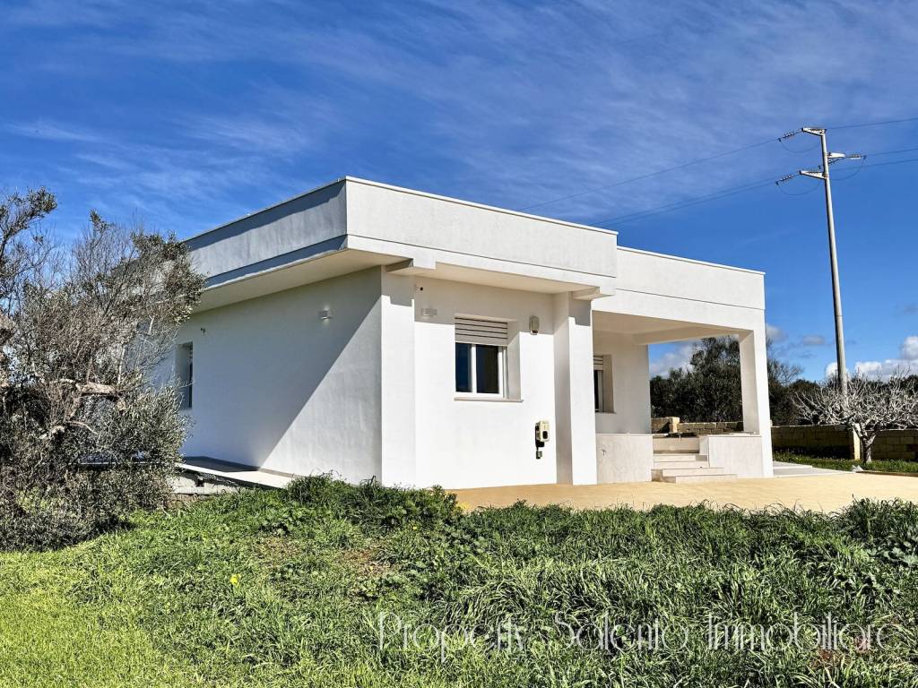 Villa a Racale in Strada Vicinale di Mare III - Foto 3