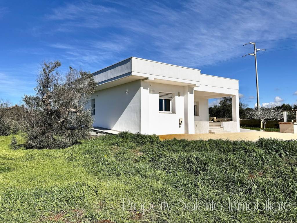 Villa a Racale in Strada Vicinale di Mare III - Foto 4