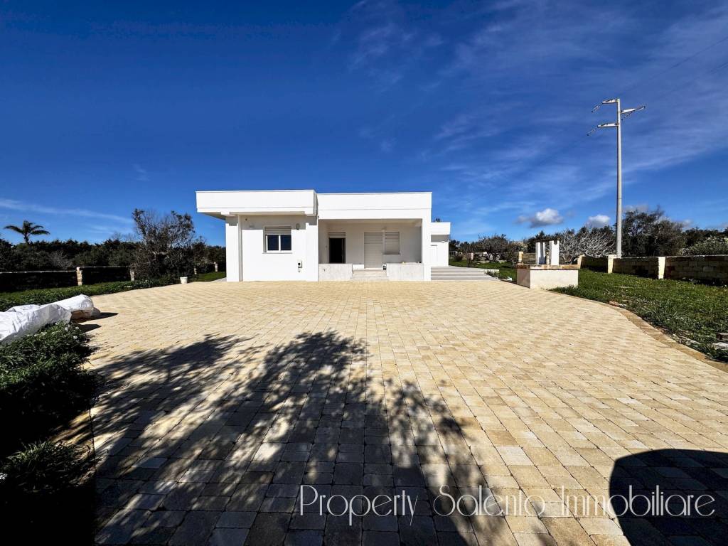 Villa a Racale in Strada Vicinale di Mare III - Foto 5