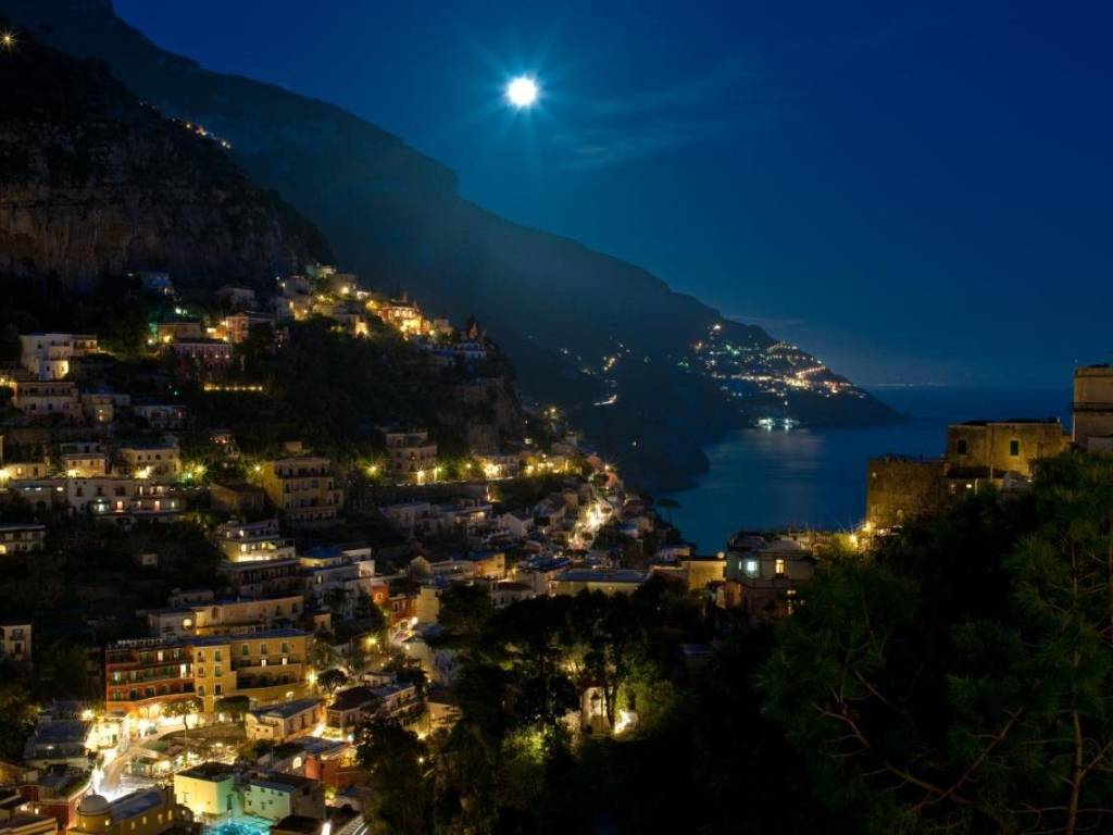 Appartamento a Salerno in Viale Pasitea - Foto 3