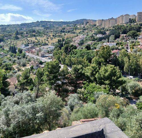 Casa indipendente a Caltanissetta in Viale Stefano Candura - Foto 5