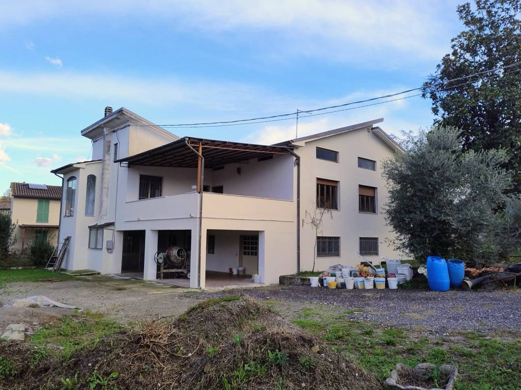 Villa a Capannori in Via Giuseppe Giusti - Foto 2