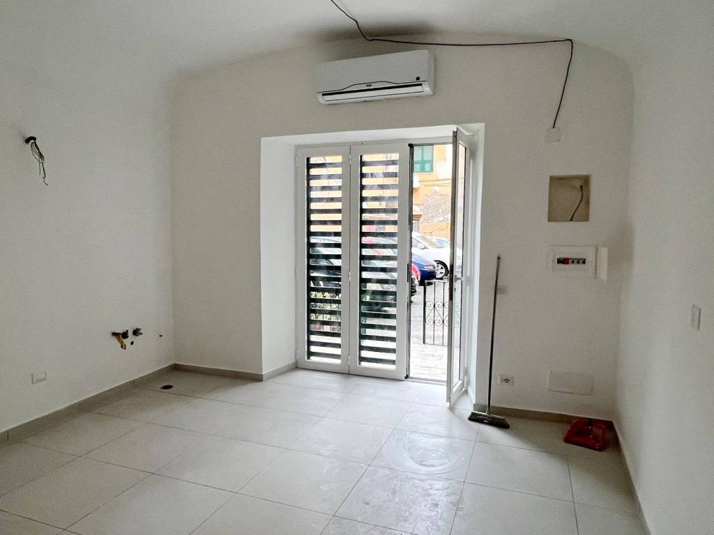 Appartamento a Portici in Via Carlo e Luigi Giordano - Foto 4