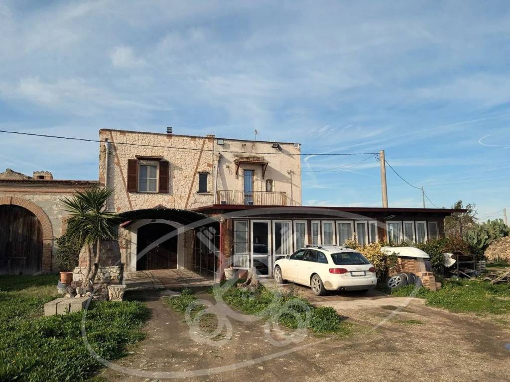 Rustico / casale a Foggia in Strada Comunale 27 - Foto 2