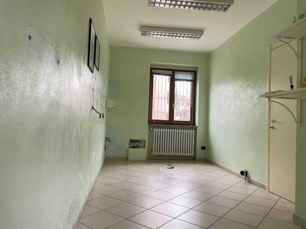 Appartamento a Bareggio in Piazza Camillo Benso di Cavour, 8 - Foto 4