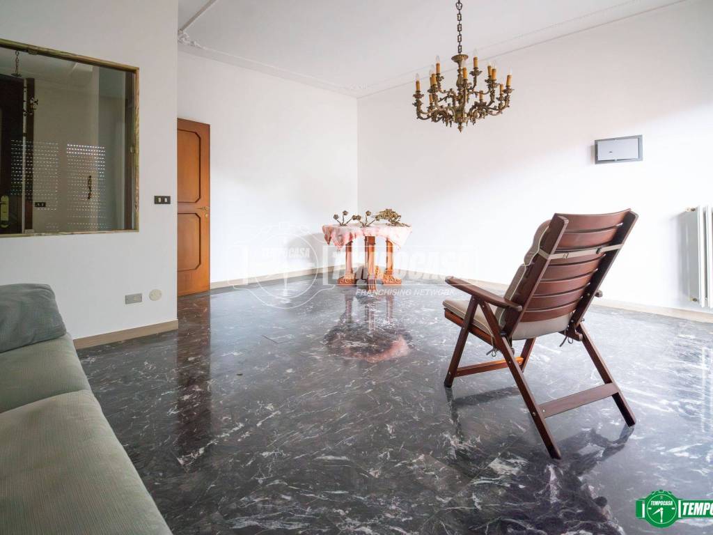 Appartamento a Nova milanese in Via LARIO 12 - Foto 2