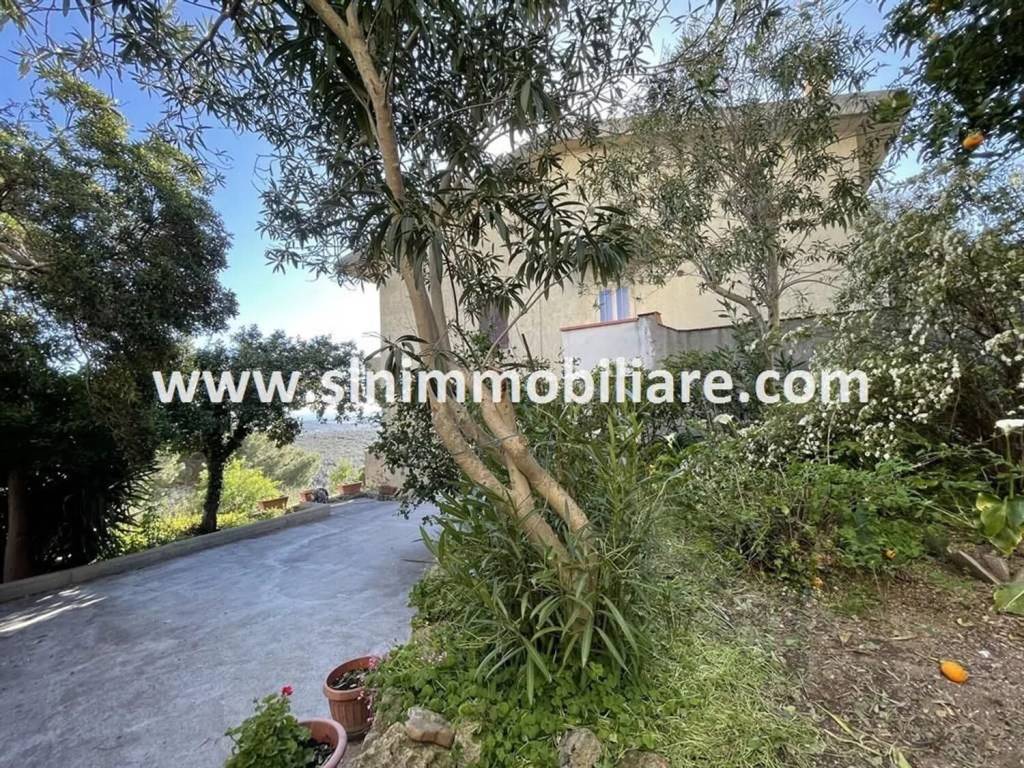 Villa a Capalbio in Via Vittorio Veneto - Foto 4