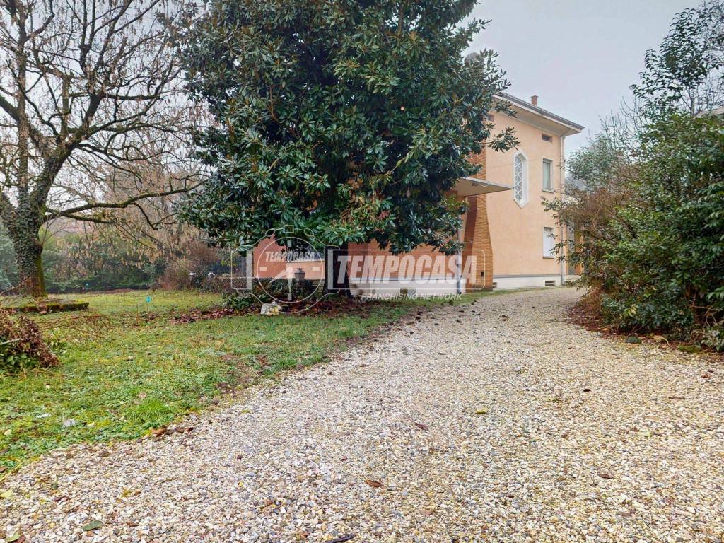 Casa indipendente a Mantova in Strada Dosso del Corso - Foto 2
