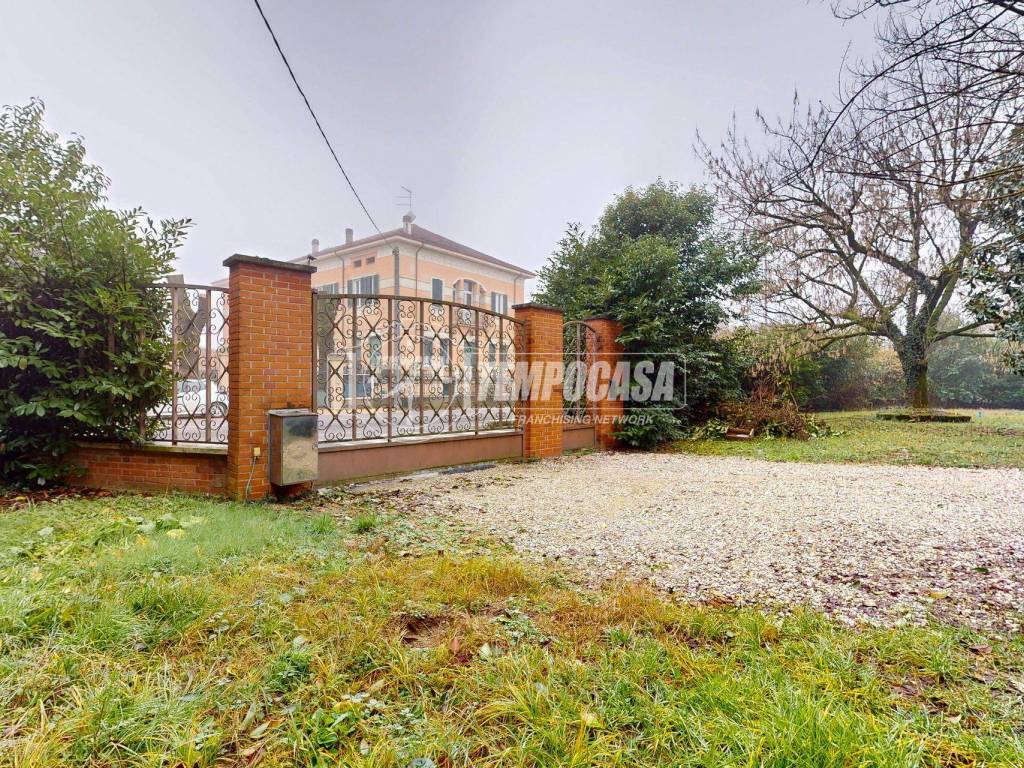 Casa indipendente a Mantova in Strada Dosso del Corso - Foto 5