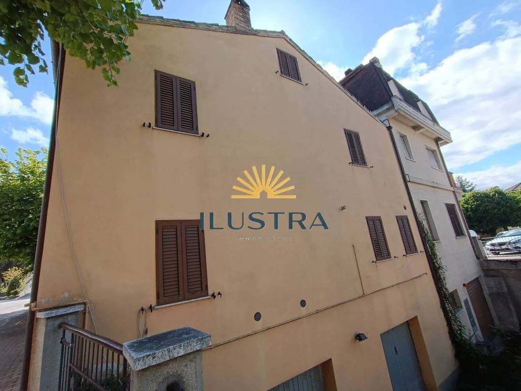 Villa a Rotella in Via Iv Novembre, 18 -22 - Foto 2