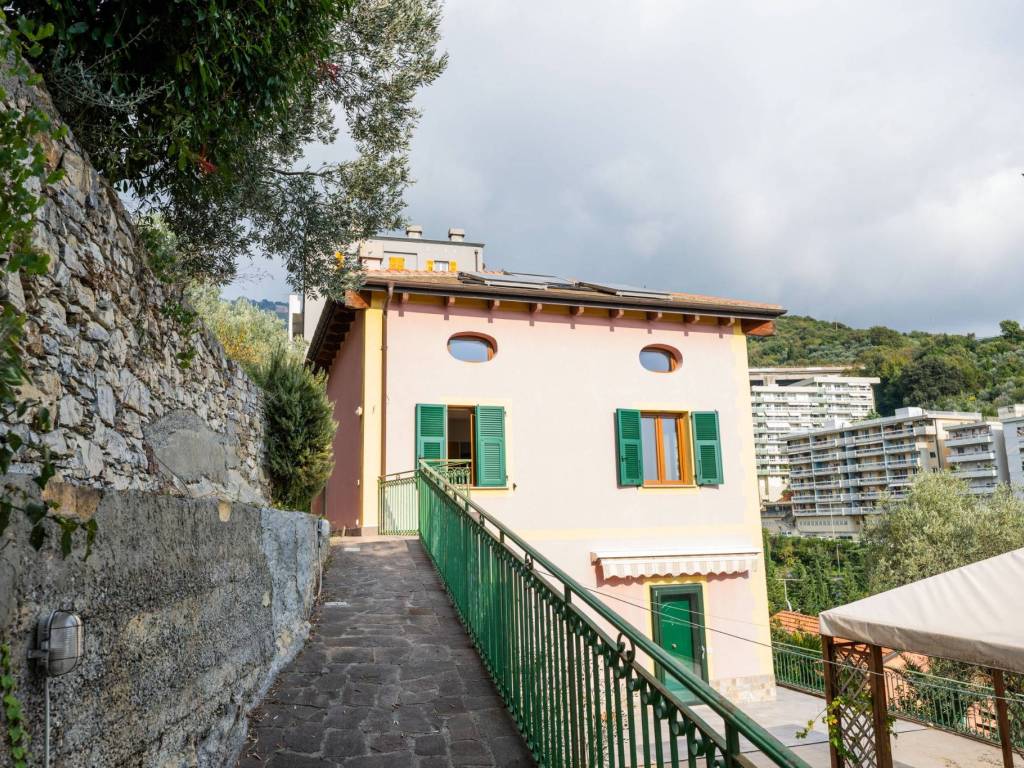 Villa a Genova in Via Pianeletti - Foto 2