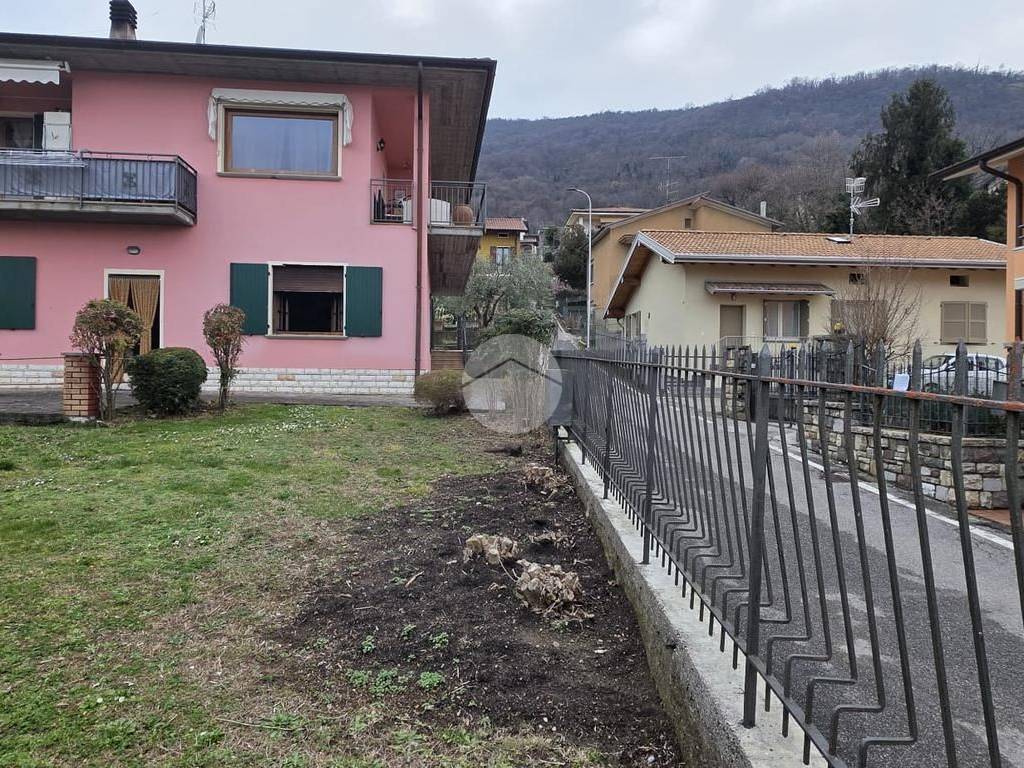 Villa a Corte franca in Via Verdi, 29 - Foto 2