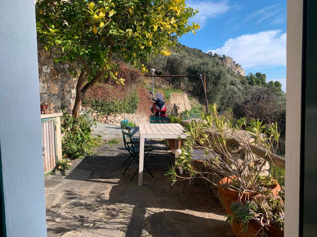 Appartamento a Finale ligure in Località Selva - Foto 5