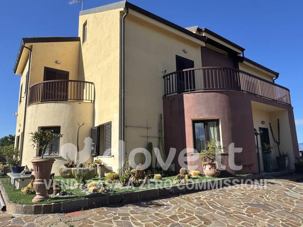 Villa a Reggio calabria in Via Giuseppe Marino, 246 - Foto 2