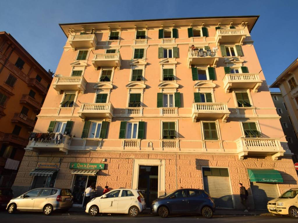 Appartamento a Genova in Via Gaspare Buffa, 10 - Foto 2
