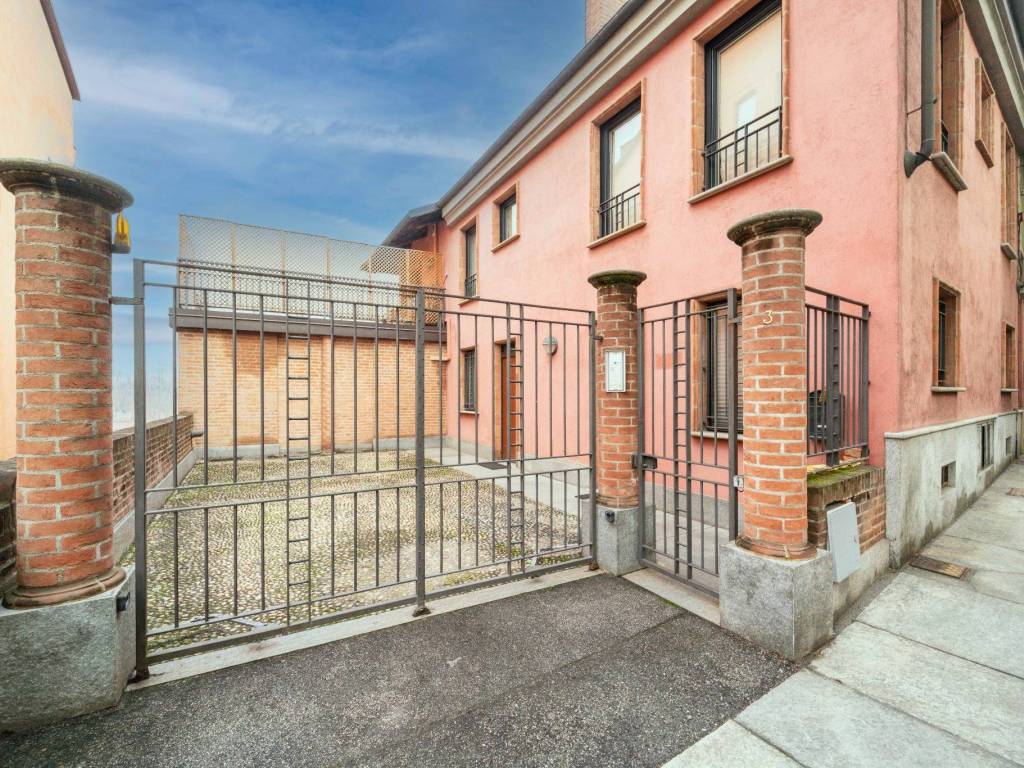 Appartamento a Moncalieri in Via Vittorio Alfieri, 3 - Foto 2