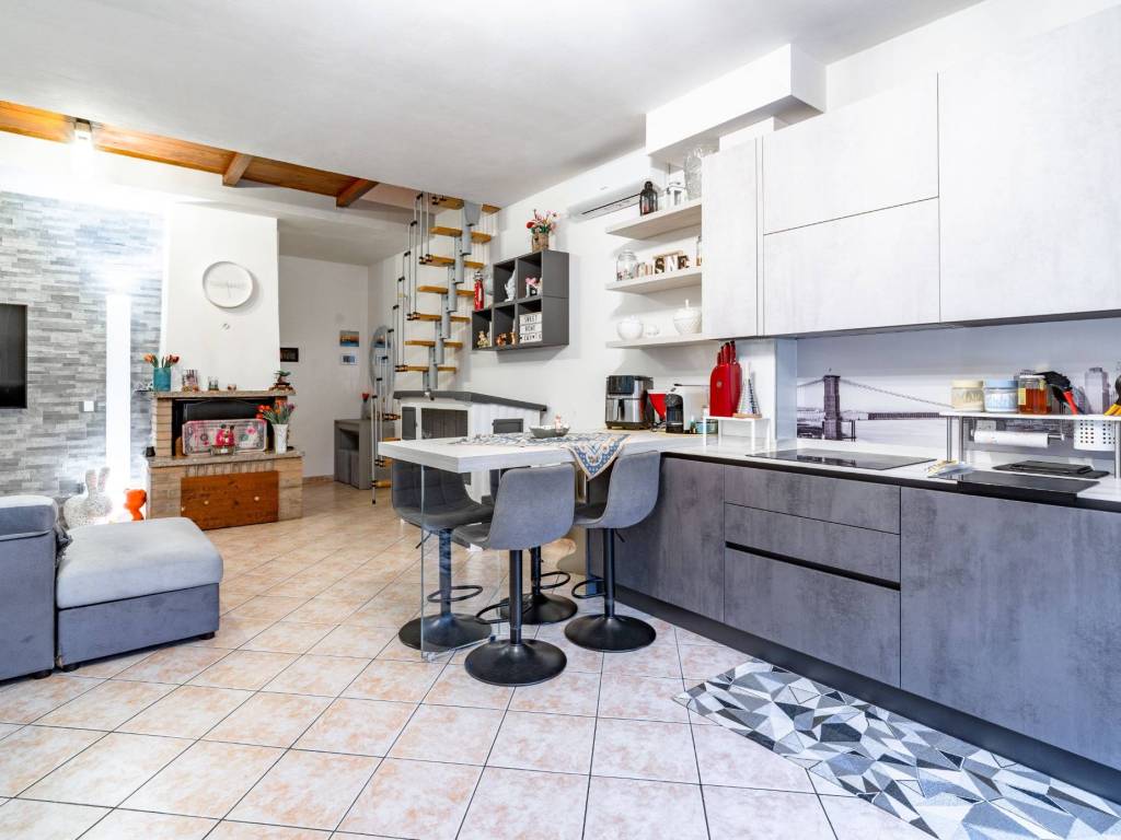 Appartamento a Ceriano laghetto in Via Giuseppe Mazzini, 21 - Foto 2