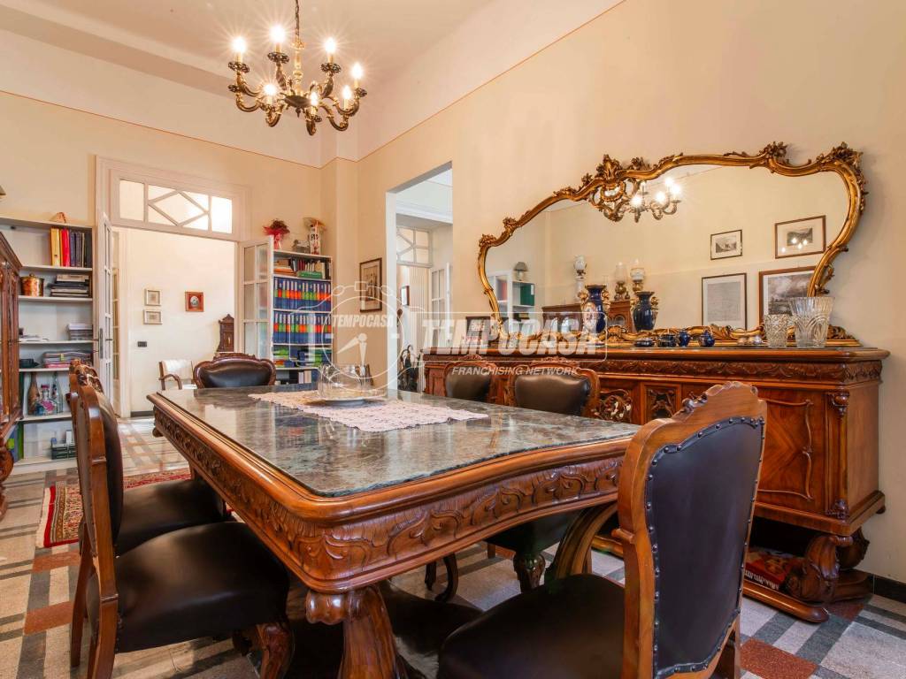 Appartamento a Como in Via Francesco Crispi 9 - Foto 2