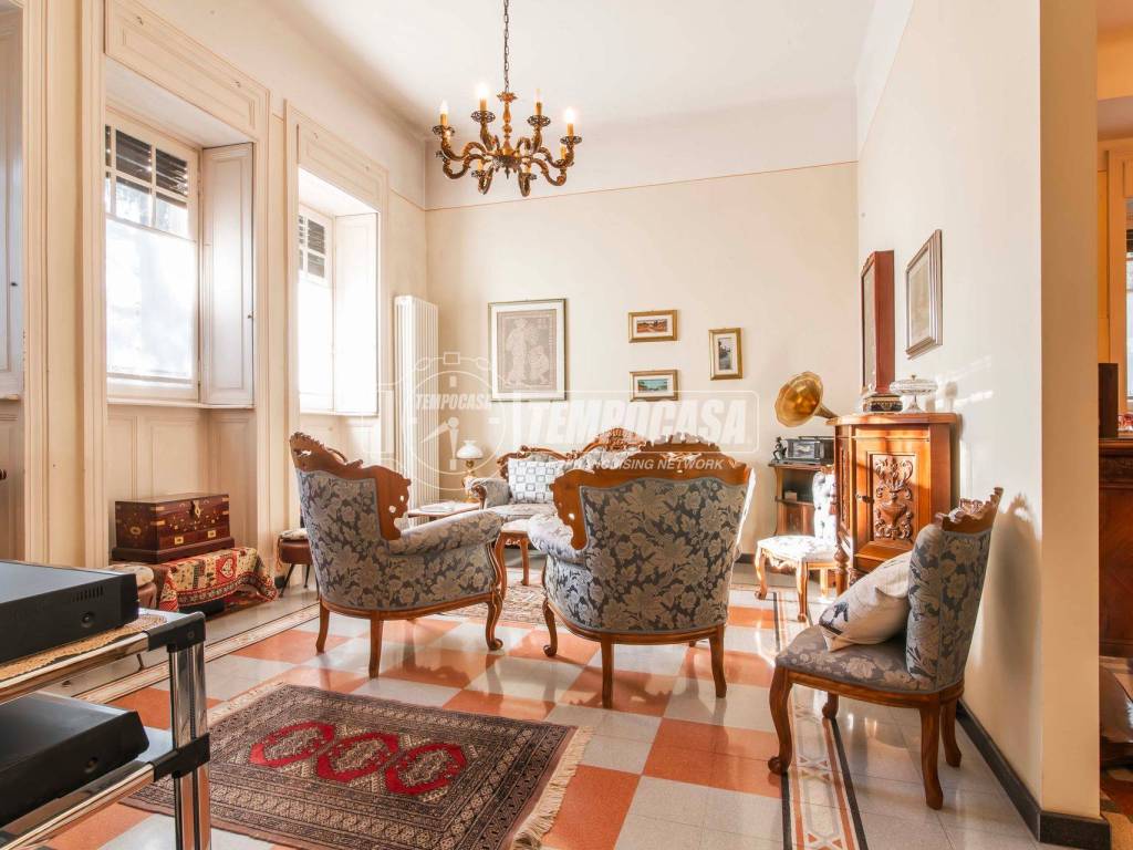 Appartamento a Como in Via Francesco Crispi 9 - Foto 5