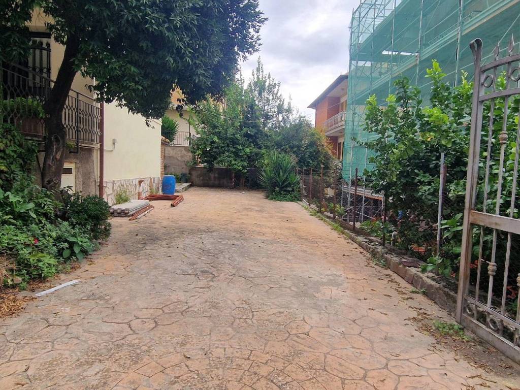 Appartamento a Genzano di roma in Via Edmondo De Amicis, 67 - Foto 2