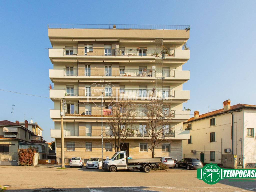 Appartamento a Busto arsizio in Via Salvator Rosa - Foto 4