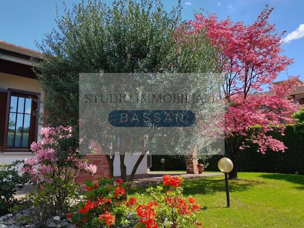 Villa a Gallarate in via Varese 66 - Foto 5