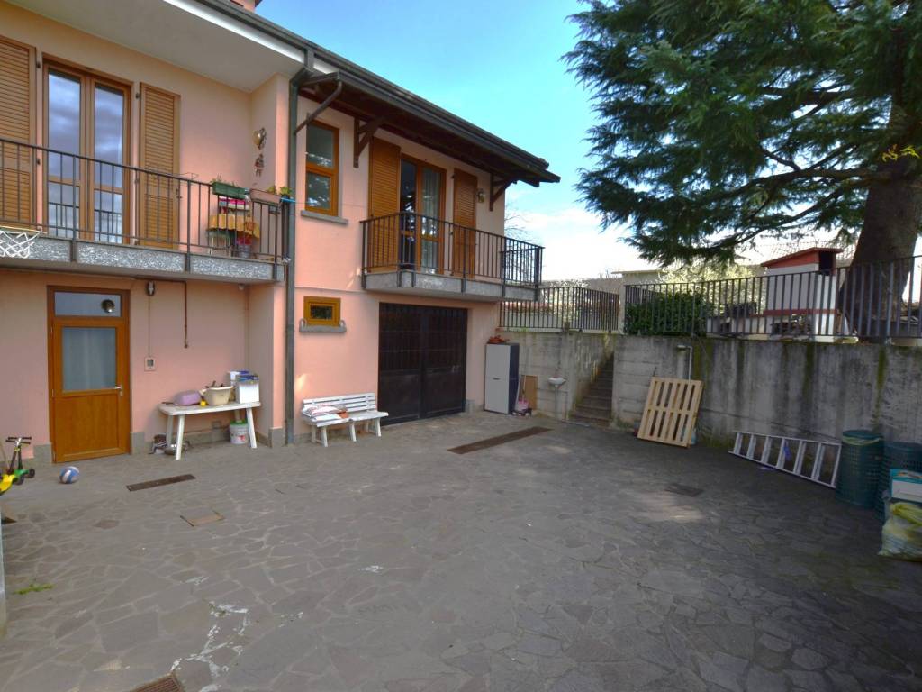 Villa a Bernareggio in Via Roma, 94 - Foto 4