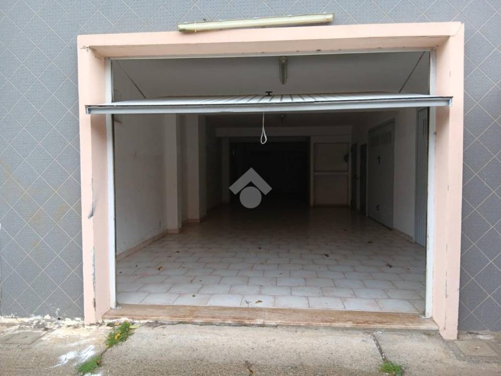 Box / garage a Catanzaro in Via Eraclea - Foto 2