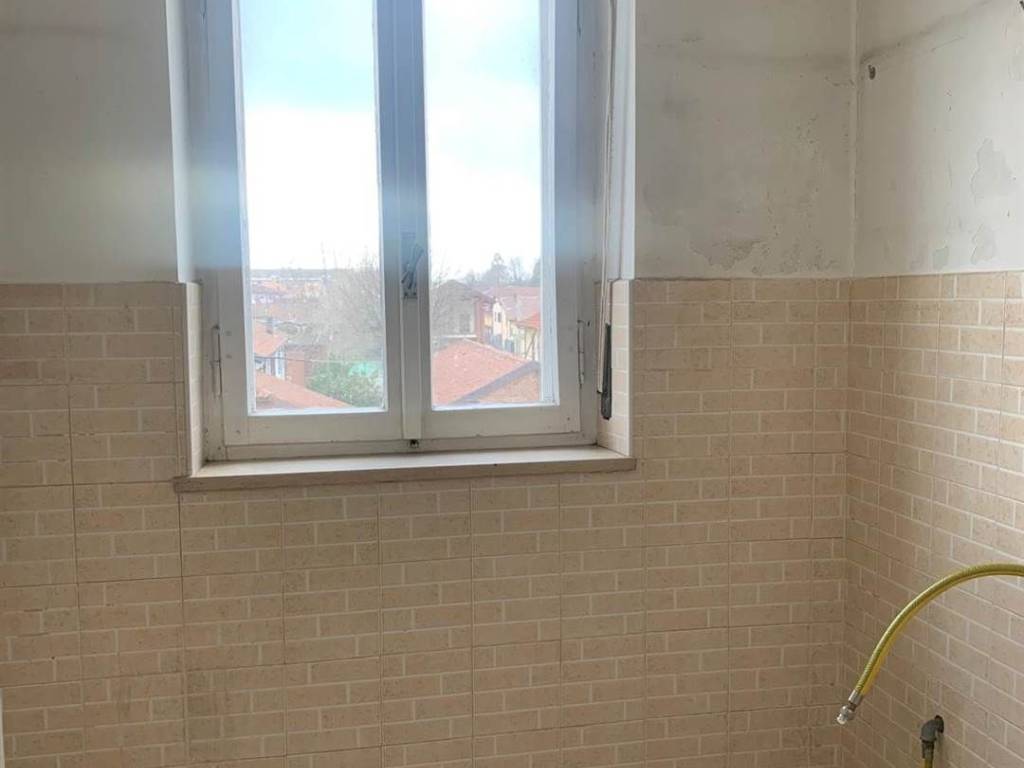 Appartamento a Beinasco in PIAZZA KENNEDY, 8 - Foto 2